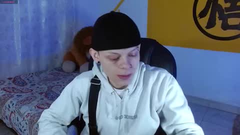 Snapshot of matthewboy_ chatting on December 10, 6:22 am MatthewBoy online show from December 10, 6:22 am