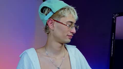 mattias     online show from December 23, 4:43 am