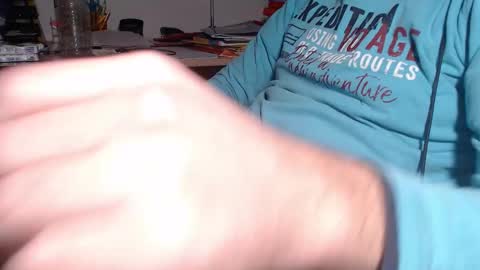 Max online show from December 20, 6:35 pm