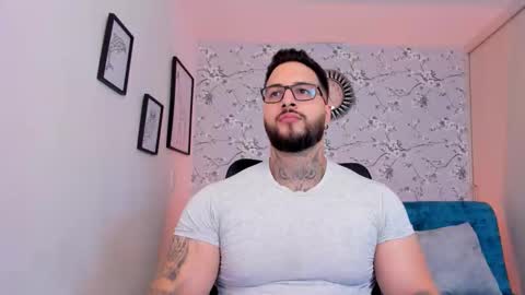 max D. online show from March 10, 12:00 pm