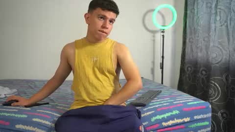 Max online show from November 24, 2:18 pm