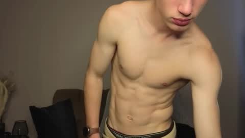 Max online show from September 26, 7:17 am