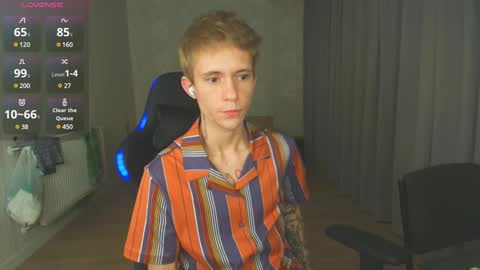 Max Gen with tats 24years  And Ethan without tats 20 years online show from December 16, 5:54 pm