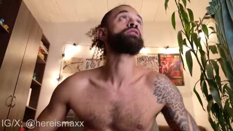 Max Follow me IGX hereismaxx online show from November 14, 2:15 am