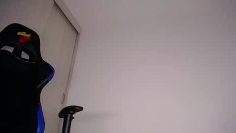 MAX online show from April 17, 11:29 pm