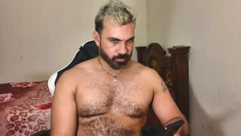 max_love25 online show from February 1, 7:45 pm