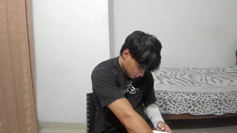 Max online show from February 5, 10:50 pm