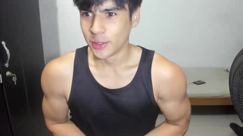 Max online show from October 13, 11:44 pm