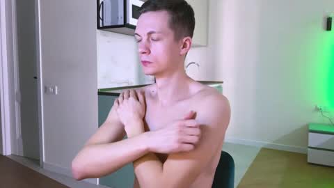 Max  online show from March 4, 12:22 pm