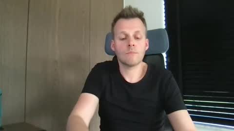 Max take off clothes online show from March 10, 2:05 pm