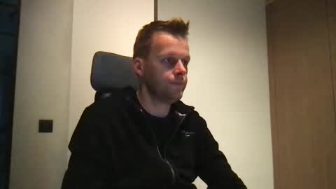 Max take off clothes online show from December 6, 7:43 am