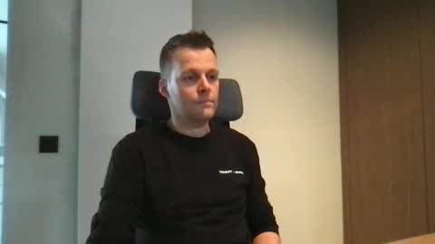 Max take off clothes online show from December 31, 2:14 pm