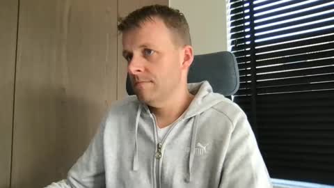 Max take off clothes online show from March 6, 12:13 pm