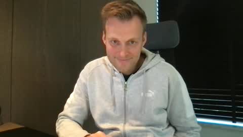 Max take off clothes online show from November 27, 10:19 am