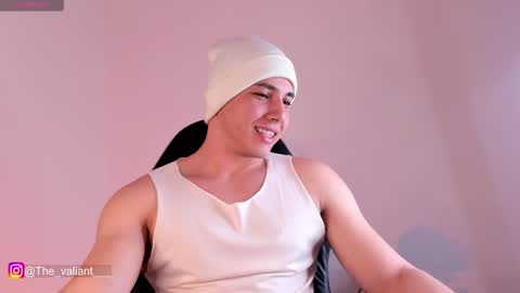 max_valiant1 online show from February 11, 3:33 am