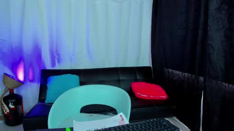 MAX     online show from February 14, 4:09 pm