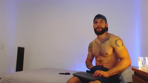 max_xl_ online show from January 12, 4:44 pm