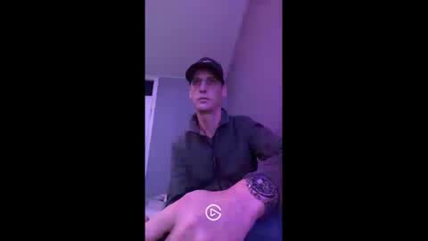 Snapshot of maxbose666 chatting on January 20, 12:18 pm Max online show from January 20, 12:18 pm