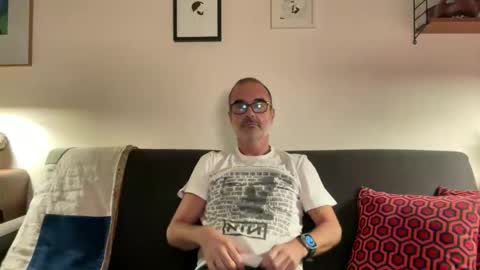 Snapshot of maxbow chatting on October 12, 5:40 pm Max Mikado online show from October 12, 5:40 pm