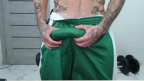 Snapshot of maxi_foxxx chatting on October 19, 7:11 am Maximus Fox online show from October 19, 7:11 am