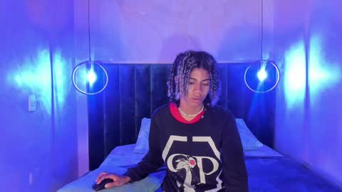 Snapshot of maxim_walker chatting on January 9, 3:04 am maxim online show from January 9, 3:04 am