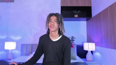 Snapshot of maxim_walker chatting on February 9, 3:00 am maxim online show from February 9, 3:00 am