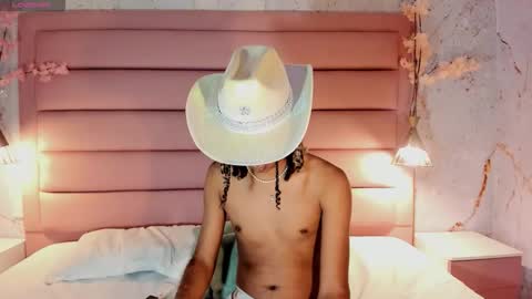 Snapshot of maxim_walker chatting on September 13, 4:02 am maxim online show from September 13, 4:02 am
