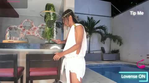Snapshot of maxim_walker chatting on October 10, 6:51 am maxim online show from October 10, 6:51 am