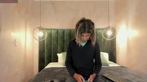 Snapshot of maxim_walker chatting on January 30, 3:00 am maxim online show from January 30, 3:00 am