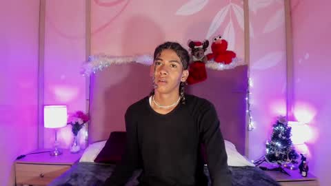 Snapshot of maxim_walker chatting on December 30, 3:03 am maxim online show from December 30, 3:03 am
