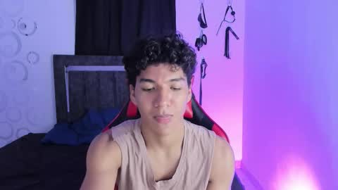 Maximiliano online show from November 11, 11:10 pm