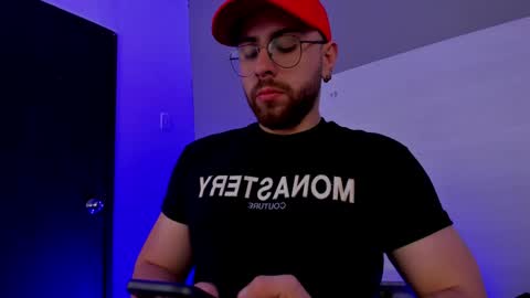 MAXIMO online show from December 29, 12:30 am