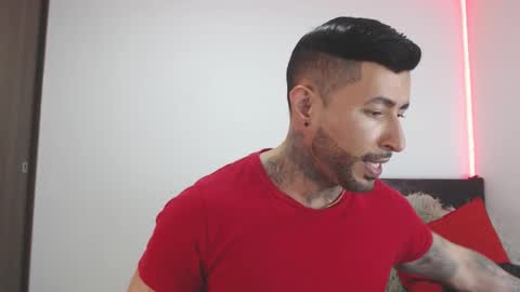 Independent Model online show from March 5, 3:03 am