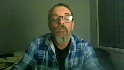 Max online show from June 25, 5:12 am