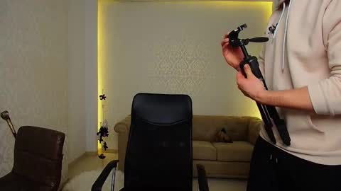 MaxKaiden online show from November 17, 5:32 am