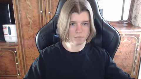 Max online show from February 23, 10:01 am