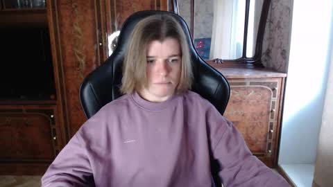 Max online show from November 18, 11:58 am