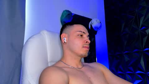 MAX online show from December 15, 8:17 pm