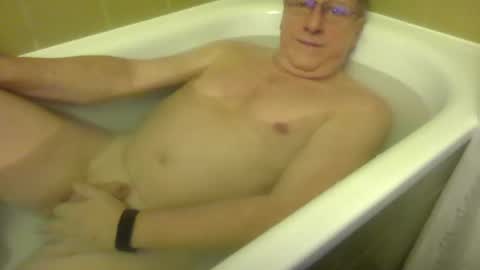 mcswis6 online show from December 5, 5:29 pm