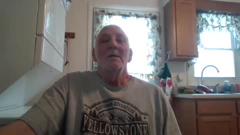 Snapshot of mdane99 chatting on February 14, 8:05 pm mdane99 online show from February 14, 8:05 pm