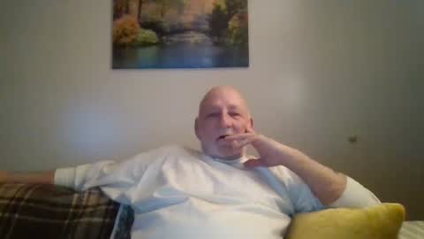 Snapshot of mdane99 chatting on February 18, 12:48 am mdane99 online show from February 18, 12:48 am
