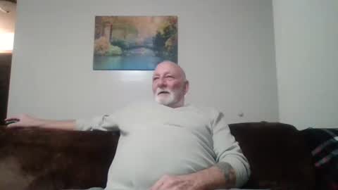 Snapshot of mdane99 chatting on December 31, 1:41 pm mdane99 online show from December 31, 1:41 pm