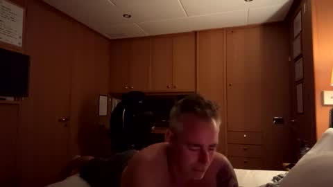 Meau Lest online show from November 3, 10:22 pm