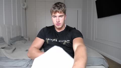 Max online show from September 26, 3:54 pm