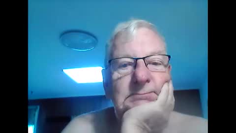 melbourne000 online show from April 10, 3:57 am