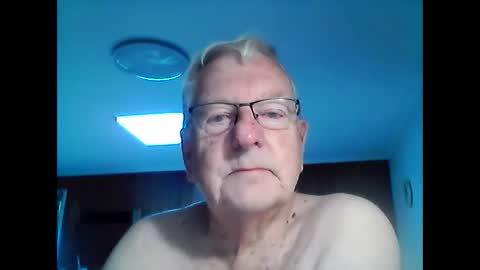 melbourne000 online show from November 12, 1:00 am