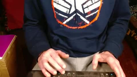 Mel online show from November 17, 4:32 pm