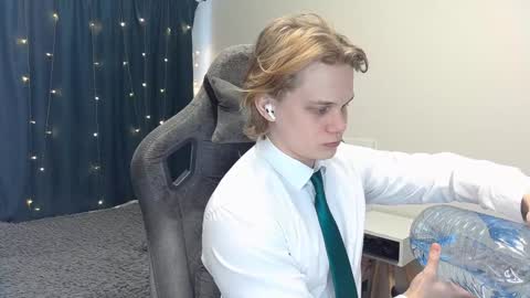 Mickey online show from December 19, 5:29 am