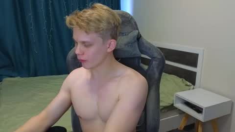 Mickey online show from December 17, 8:54 am