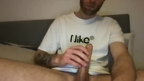 Snapshot of messageme11 chatting on February 23, 10:20 pm messageme11 online show from February 23, 10:20 pm
